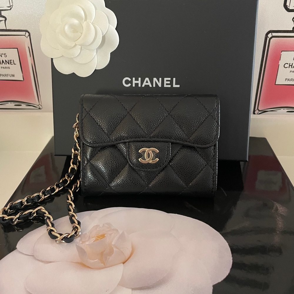 ✨CHANEL  XL CARD HOLDER WRISTLET✨